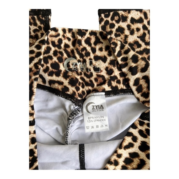 Zyia Leopard Brilliant Scrunchy What Hi-rise 7/8 Leggings - Picture 4 of 7